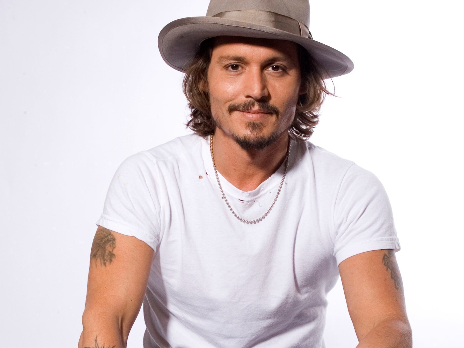 j-d-johnny-depp-19014668-1600-12001