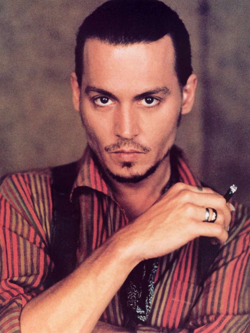 Johnny-Depp-3-johnny-depp-34368672-800-1064
