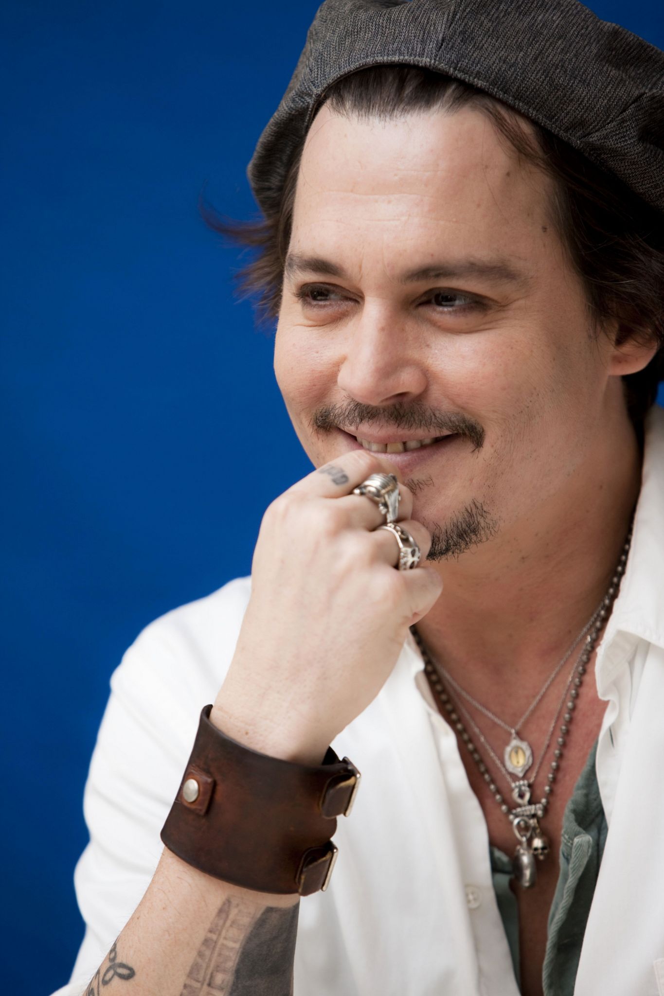 Johnny-Depp-2011-johnny-depp-27908879-1365-2048
